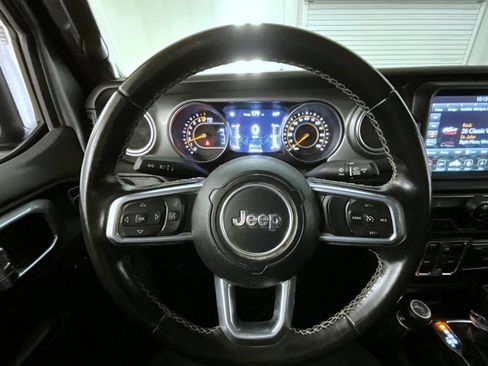 Used 2021 Jeep Gladiator Overland AWD/4WD image 12