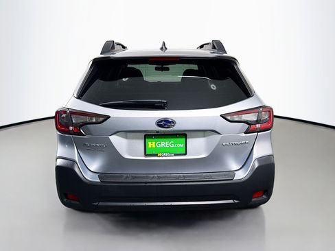 Used 2023 Subaru Outback Premium image 8