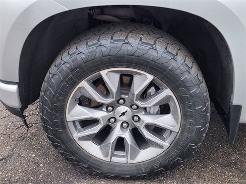 Used 2021 Chevrolet Silverado 1500 RST image 10