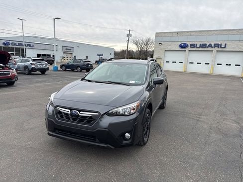Used 2021 Subaru Crosstrek 2.0i Premium w/ Moonroof Package image 2