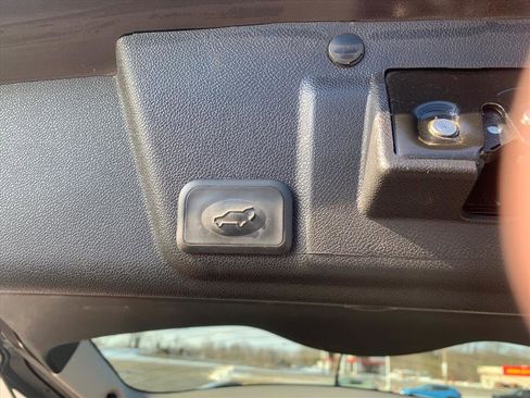 Used 2017 Buick Enclave Leather image 17