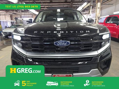 Used 2025 Ford Expedition Max Platinum AWD/4WD image 1