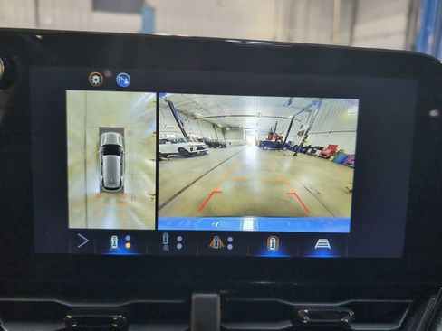 Used 2025 Chevrolet Equinox RS w/ Safety and Technology Package FWD image 15