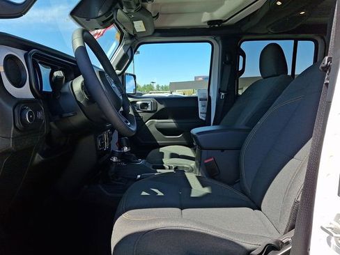 Used 2025 Jeep Wrangler Unlimited Sport AWD/4WD image 13