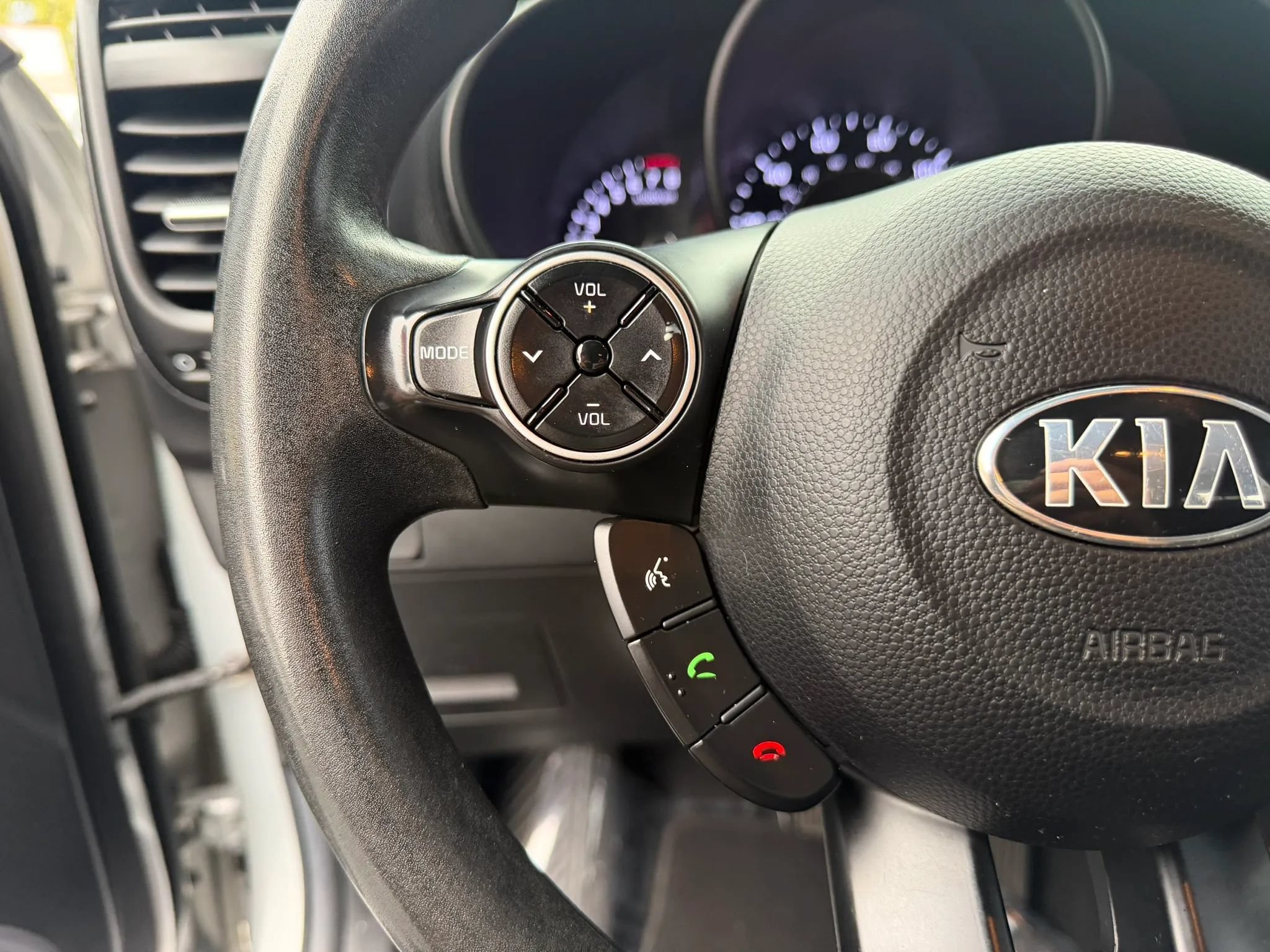 Used 2014 Kia Soul + FWD image 17