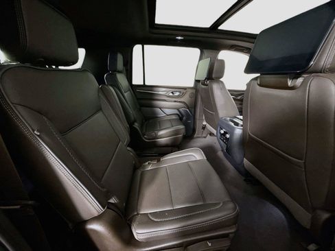 Used 2023 GMC Yukon XL Denali w/ Advanced Technology Package AWD/4WD image 24