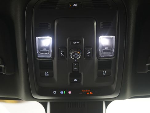 Used 2025 GMC Yukon Denali Ultimate w/ LPO, Floor Liner Package image 20