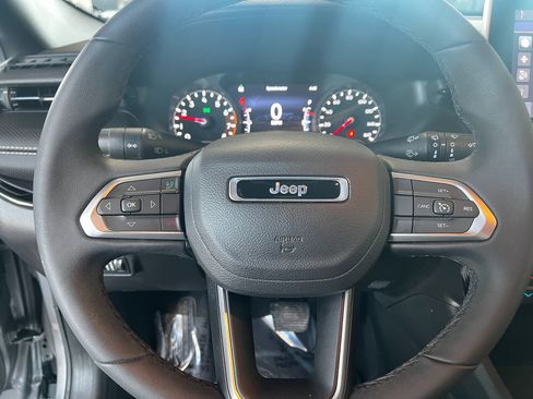 Used 2022 Jeep Compass Latitude image 13