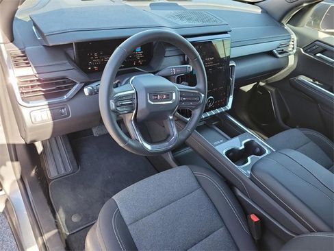 Used 2025 GMC Acadia Elevation image 8