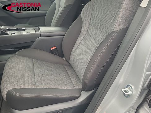 Used 2021 Nissan Rogue SV image 30