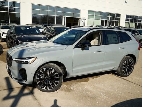 New 2026 Volvo XC60 B5 Ultra w/ Protection Package Premier image 3