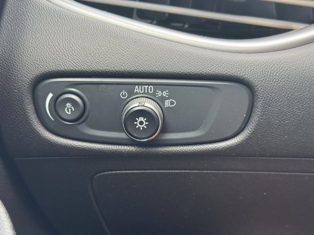 Used 2025 Chevrolet Malibu LT FWD image 23