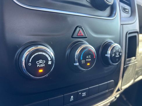 Used 2015 RAM 1500 Express image 10