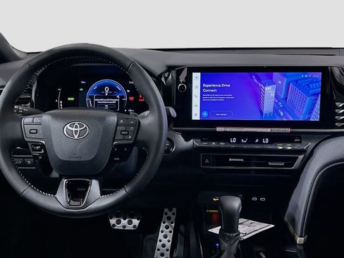 New 2026 Toyota Camry SE FWD image 19