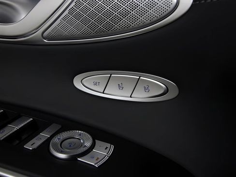 Used 2025 Genesis GV70 3.5T Sport w/ Sport Prestige Package image 9