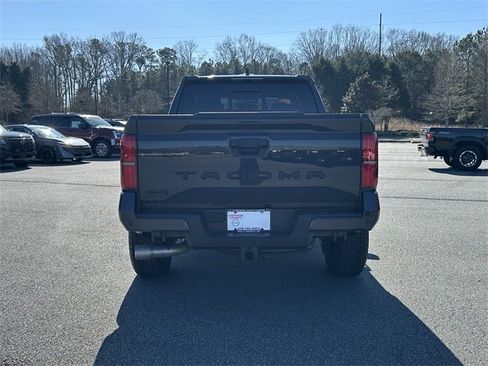 Used 2024 Toyota Tacoma image 7