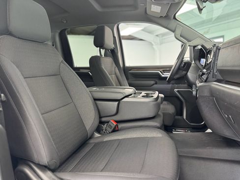 Used 2025 Chevrolet Silverado 2500 LT w/ Convenience Package image 29