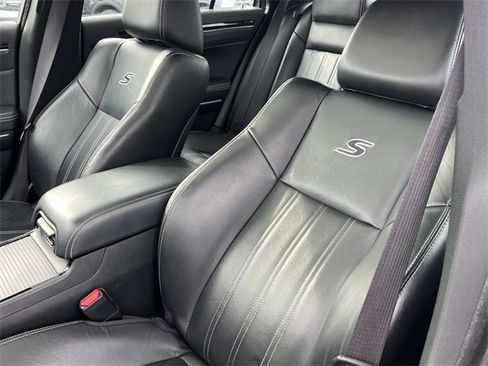 Used 2023 Chrysler 300 S image 28