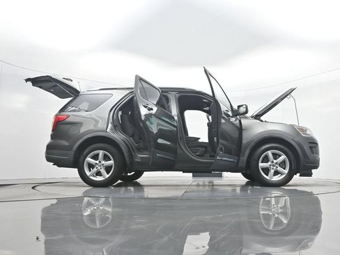 Used 2019 Ford Explorer XLT FWD image 44