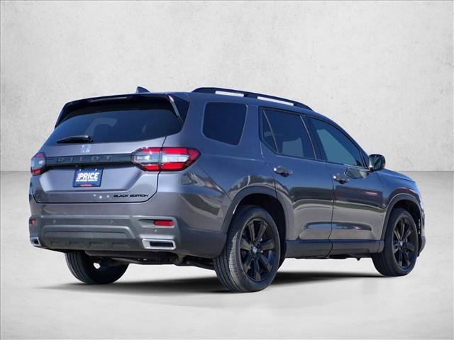 Used 2025 Honda Pilot Black Edition image 5