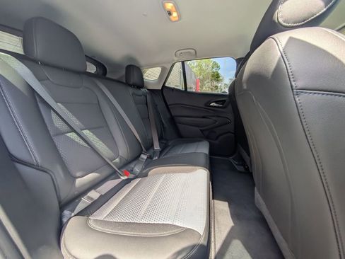 Used 2025 Chevrolet Trax LT w/ LT Convenience Package image 28