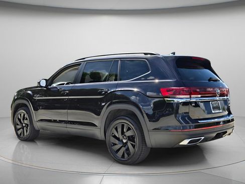 Certified 2026 Volkswagen Atlas SE w/ Panoramic Sunroof Package FWD image 4