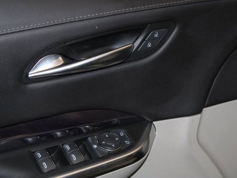 Certified 2022 Cadillac XT4 Luxury w/ Cold Weather Package image 21