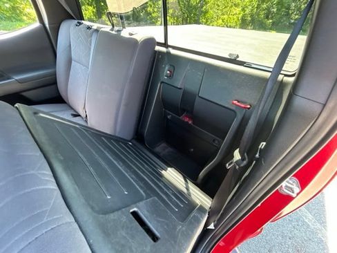 Used 2019 Toyota Tacoma TRD Sport AWD/4WD image 45