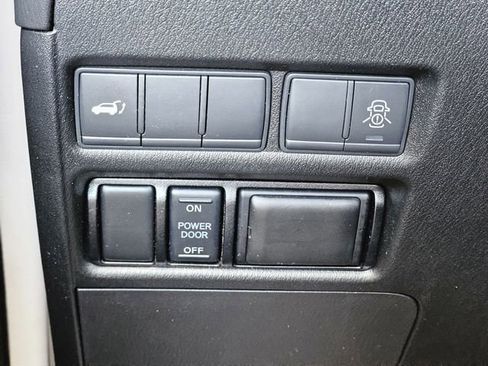 Used 2020 Nissan Armada SL image 20