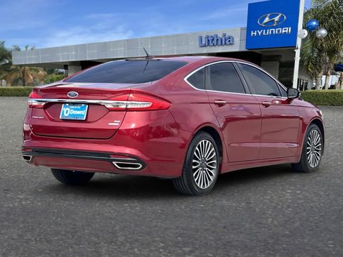 Used 2017 Ford Fusion SE w/ Fusion SE Technology Package FWD image 3