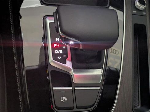 Used 2023 Audi Q5 2.0T Premium Plus w/ Premium Plus Package image 12