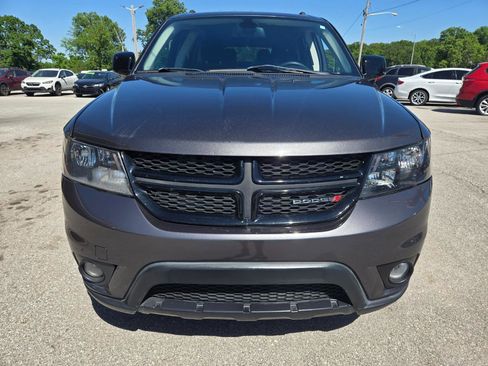Used 2019 Dodge Journey SE w/ Blacktop Package FWD image 2