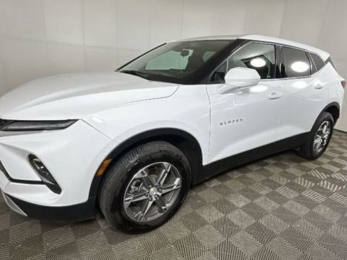 Used 2023 Chevrolet Blazer LT w/ Driver Confidence Package FWD image 7