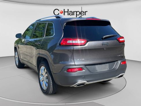 Used 2017 Jeep Cherokee Limited AWD/4WD image 5