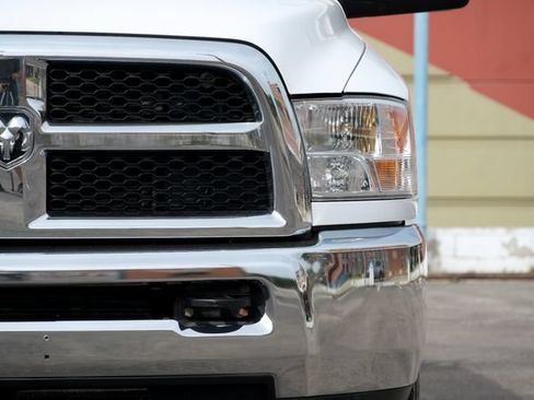 Used 2018 RAM 3500 Tradesman w/ Chrome Appearance Group AWD/4WD image 6