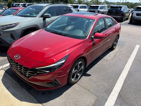 Used 2023 Hyundai Elantra Limited w/ Preferred Accessory Package FWD image 1