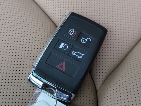 New 2026 Land Rover Range Rover SE image 37