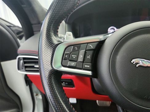 Used 2020 Jaguar F-PACE SVR image 35