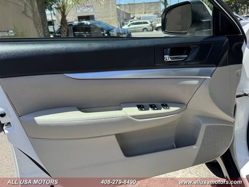 Used 2014 Subaru Outback 2.5i Premium AWD/4WD image 14
