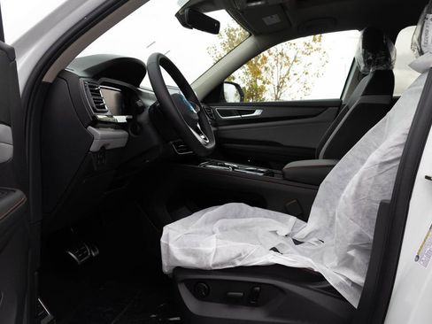 New 2026 Volkswagen Atlas Peak Edition image 15