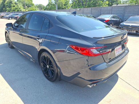 Used 2025 Toyota Camry SE FWD image 4