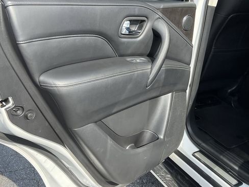 Used 2024 INFINITI QX80 Luxe image 29