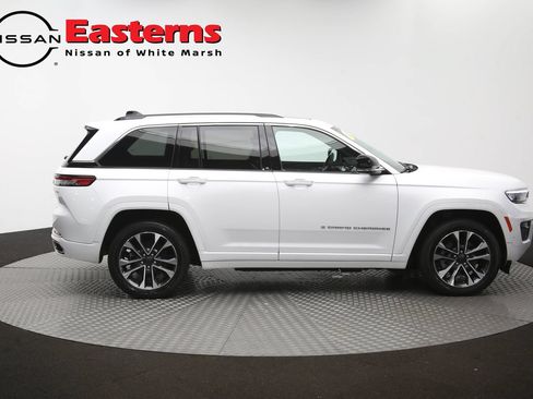 Used 2023 Jeep Grand Cherokee Overland w/ Advanced Protech Group III AWD/4WD image 49