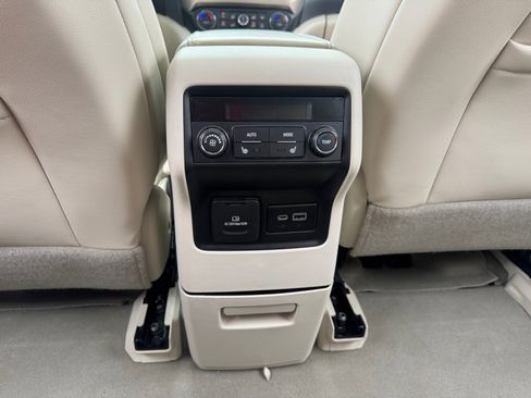 Used 2021 GMC Acadia Denali w/ Denali Ultimate Package AWD/4WD image 33