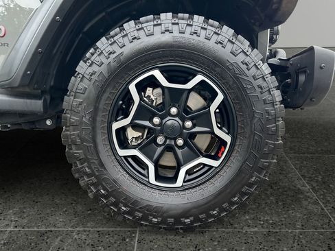 Used 2020 Jeep Gladiator Rubicon image 9