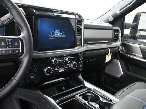 New 2026 Ford F250 Platinum w/ FX4 Off-Road Package image 12