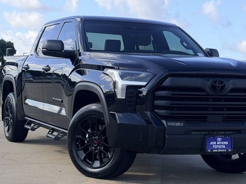 Used 2025 Toyota Tundra SR5 AWD/4WD image 2