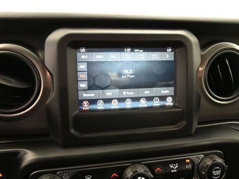 Used 2021 Jeep Wrangler Sport S image 10