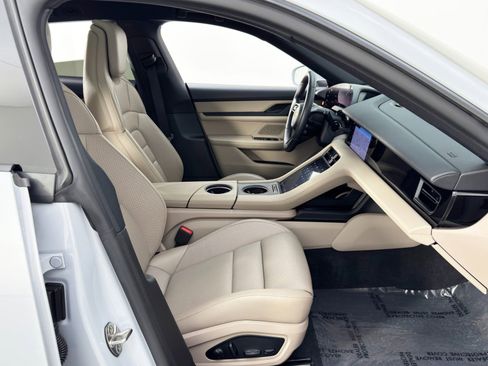 Used 2024 Porsche Taycan 4 Cross Turismo image 16