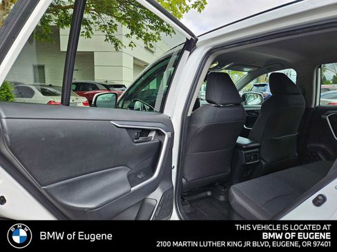 Used 2024 Toyota RAV4 LE AWD/4WD image 19